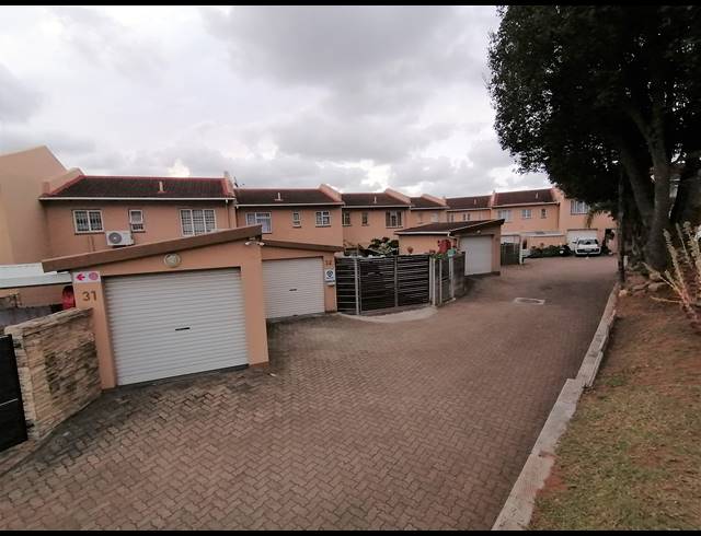 3 BEDROOM DUPLEX FOR SALE IN BLUFF